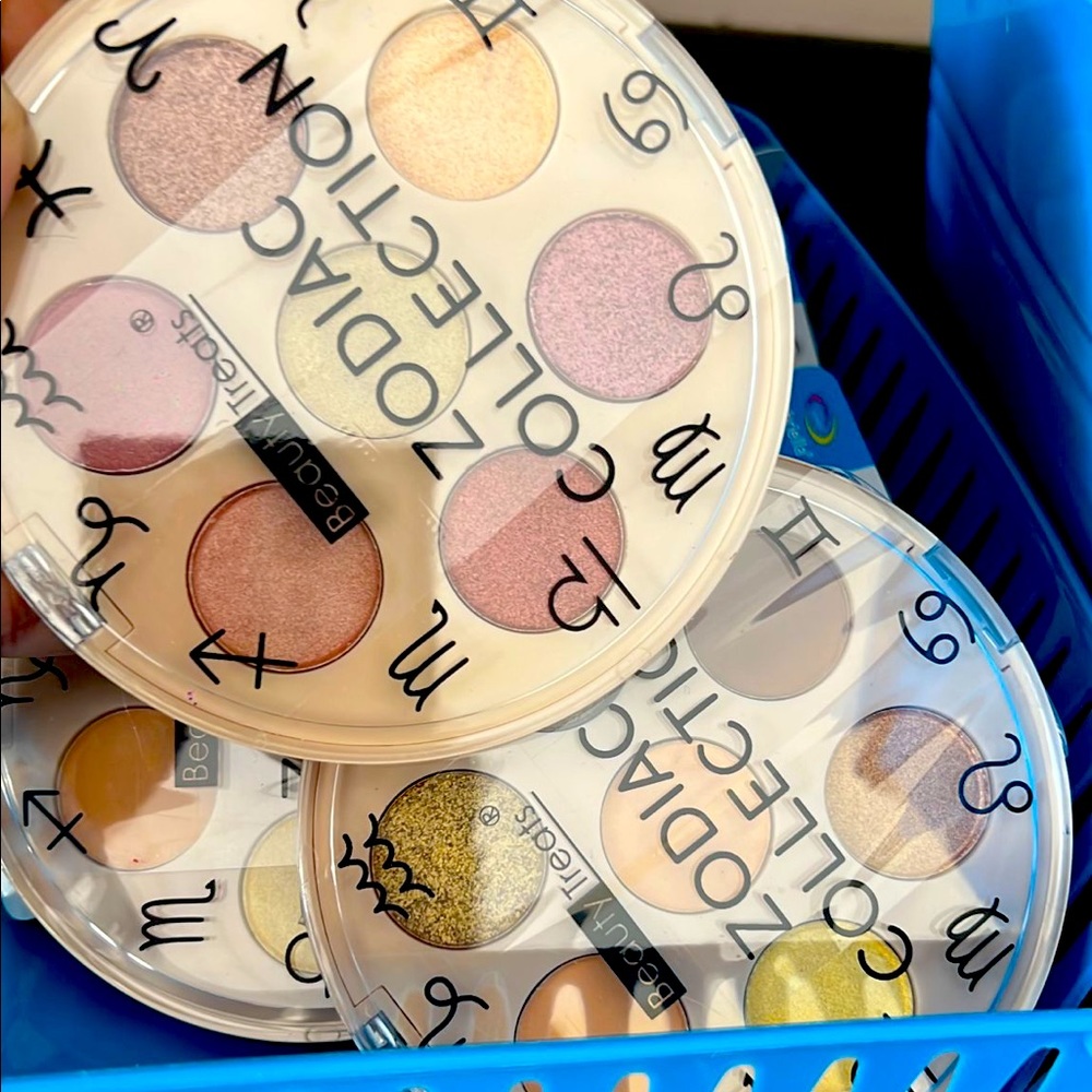 Zodiac makeup pallete
